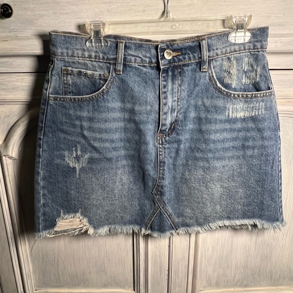 Buddy‎ Love Sharon Blue Denim Distressed Mini Skirt - Picture 2 of 6